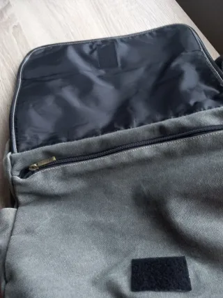 Bolso Bandolera Barcelona Negro y Rojo