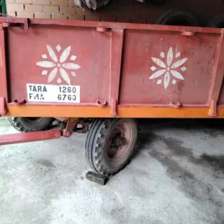 Remolque con documentación e ITV