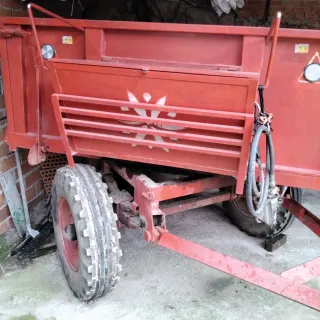 Remolque con documentación e ITV