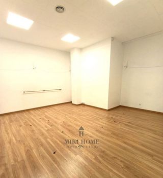 Local comercial en venta en Barbastro