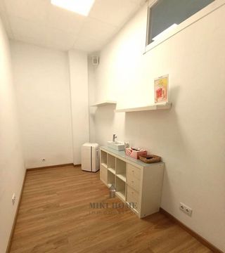 Local comercial en venta en Barbastro