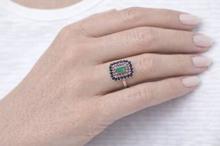 Anillo Esmeralda, Zafiros y Rubíes Naturales