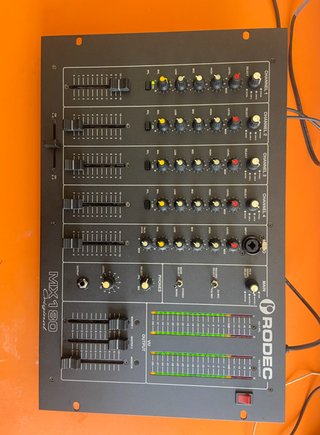 REPARACIÓN EQUIPOS AUDIO Y DJ PROFESIONAL