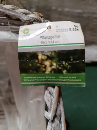 Cestas de mimbre blancas dos tamaños