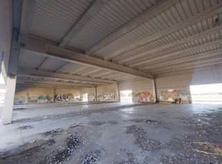 Local comercial en venta en Valdepeñas