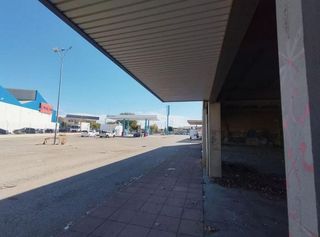 Local comercial en venta en Valdepeñas