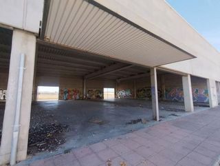 Local comercial en venta en Valdepeñas