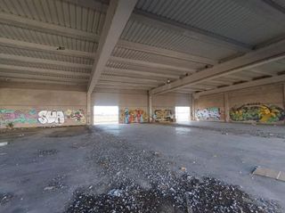 Local comercial en venta en Valdepeñas