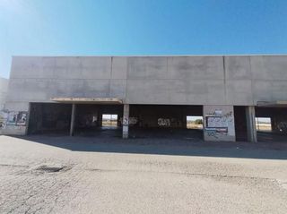 Local comercial en venta en Valdepeñas