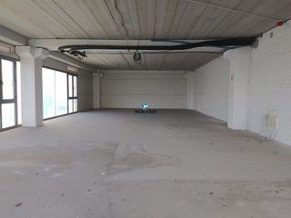 Local comercial en venta en El Barral Ferial en Coslada