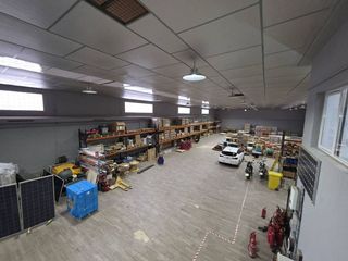 Local comercial en venta en Santa Cruz - Industria - Polígono Campollano en Albacete