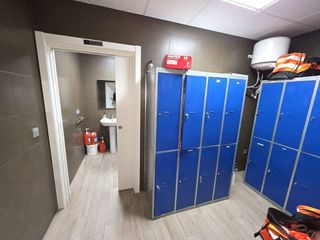 Local comercial en venta en Santa Cruz - Industria - Polígono Campollano en Albacete