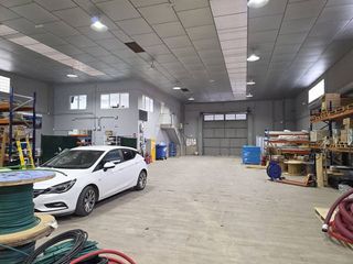Local comercial en venta en Santa Cruz - Industria - Polígono Campollano en Albacete