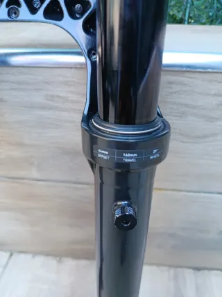 NUEVA Horquilla Rock Shox Lyric 160mm