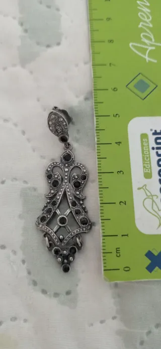 Pendientes vintage isabelinos.