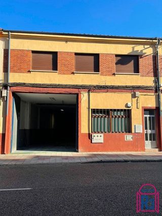 Edificio en venta en La Vega - Oteruelo en León