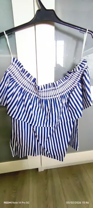 Top Hombros Descubiertos Rayas Azul Marino