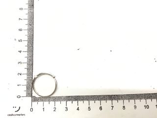 sortija oro 18k con piedra con esmeralda