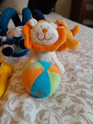 Lote sonajeros y peluches bebé