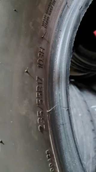 Neumático 235/55/17