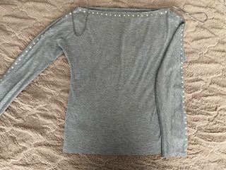 Camiseta Zara tachuelas