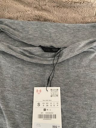 Camiseta Zara tachuelas