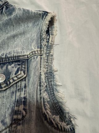 Chaleco vaquero Pull&Bear desgastado