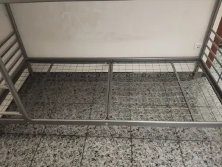 Litera metálica gris | Buen estado | Ikea SVÄRTA