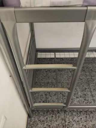 Litera metálica gris | Buen estado | Ikea SVÄRTA