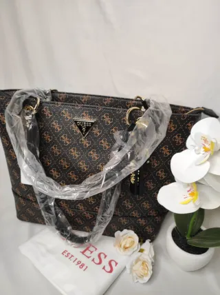 Bolso Guess Marrón y Dorado