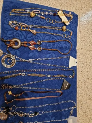 Lote de bisutería variada