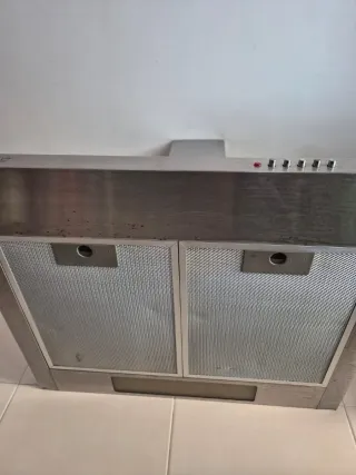 Horno con muy poco uso con vitrocerámica extractor