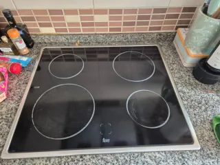 Horno con muy poco uso con vitrocerámica extractor