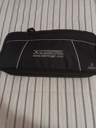 Teclado Behringer UMA25-S