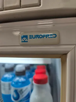 Nevera comercial cristalera