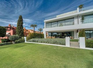 Chalet en alquiler en Nueva Andalucía centro en Marbella