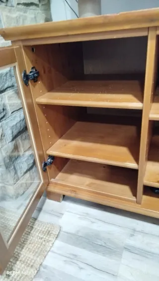 Muebles comedor efecto roble. Vitrina, mueble TV