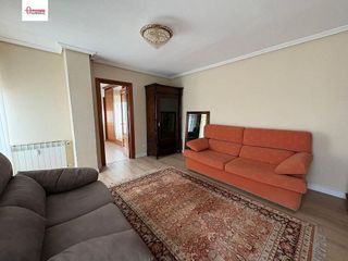 Piso en alquiler en Plaza España - Villa Pilar - Reyes Católicos - Vadillos en Burgos