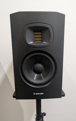 Monitores Altavoces Adam Audio T5V + Soportes