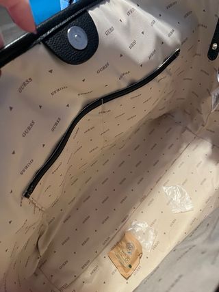 Bolso Tote Guess Negro y Beige