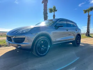 Porsche Cayenne 2012 URGE VENDER