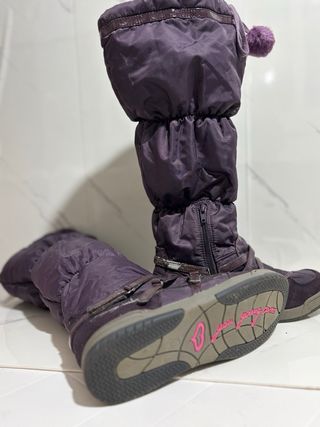 Stivali viola impermeabili con pelliccia