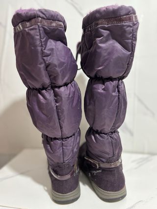 Stivali viola impermeabili con pelliccia