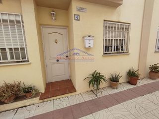 Casa adosada en venta en Linares