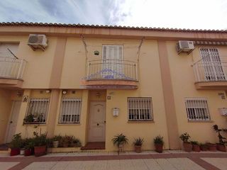 Casa adosada en venta en Linares