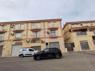 Casa adosada en venta en Linares