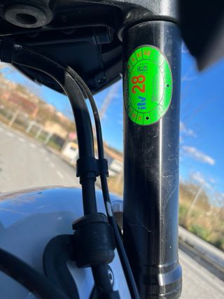 Suzuki GSX-S750 A2 Blanca y Azul