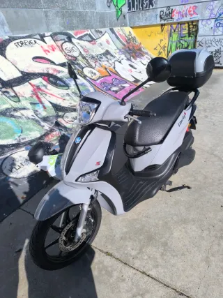 Piaggio Liberty 50 Scooter Gris/Negro
