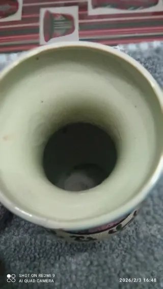 3 Jarrones: Metal y Porcelana