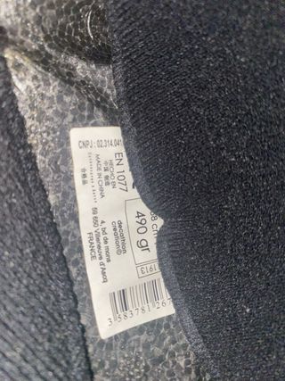 Casco de esquí negro